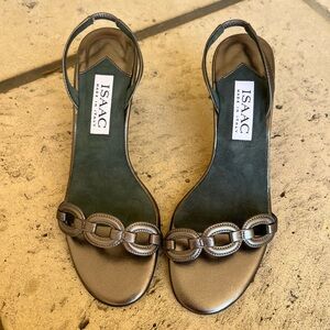 Isaac Metallic shoes with green felt. Size 6. NEVER BEEN WORN BEFORE!!!